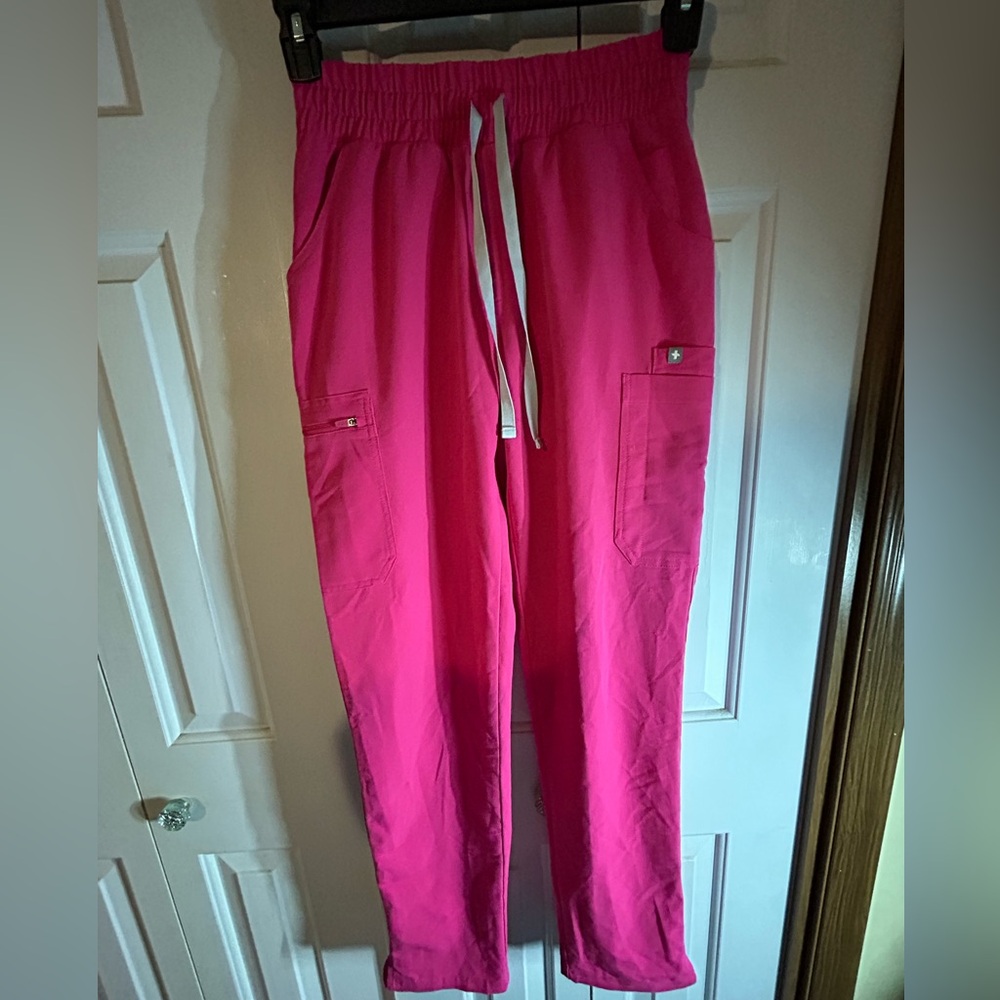 Figs scrub pants size XS,  pink